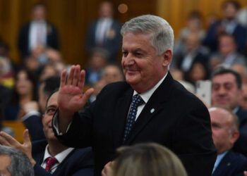 İYİ Parti’de Ahmet Zeki Üçok görevden alındı