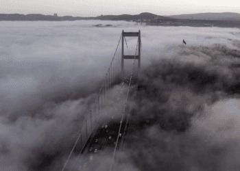 İstanbul’da sis: Deniz ulaşımı aksıyor