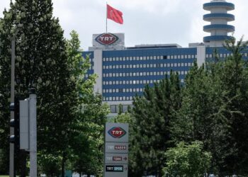‘TRT korsan reklam yapıyor’