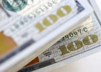 Dolar ve avro haftaya nasıl başladı?