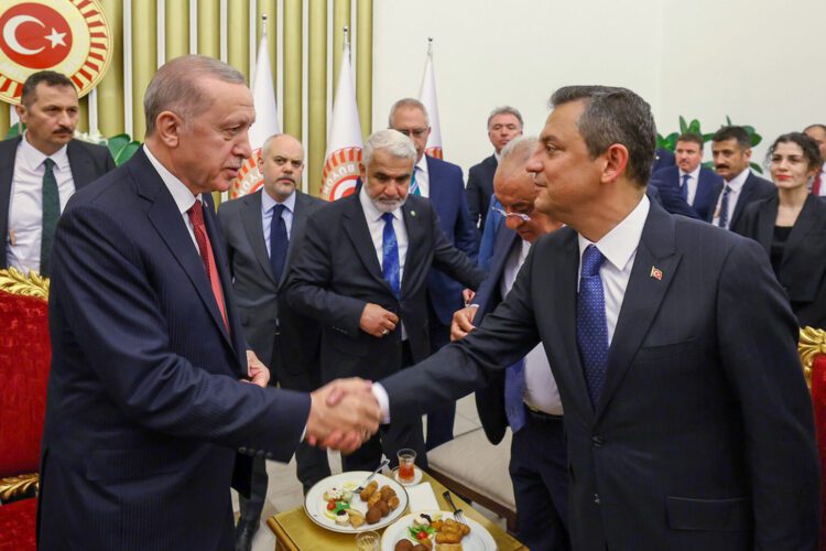 Erdoğan ile Özel bayramlaştı: Görüşme haftaya