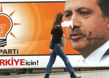Kulis: AKP’li milletvekillerine ‘lüks yaşam’ uyarısı