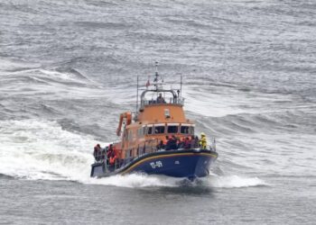 Manş Denizi’ni geçmeye çalışan beş göçmen öldü