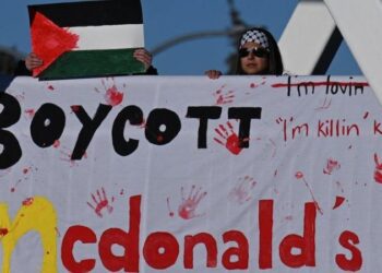 İsrail’deki restonanlarını geri satın almaya karar verdi