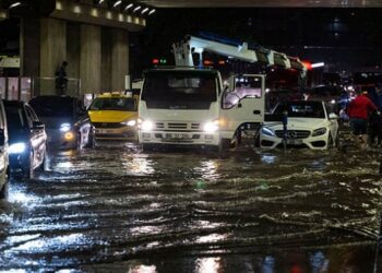 Ankara’da sağanak nedeniyle caddeler sular altında