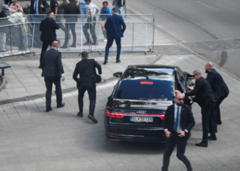 Slovakya Başbakanı Robert Fico ‘hayati tehlikeyi atlattı’
