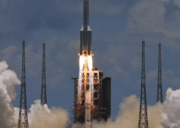 Çin’in keşif aracı, Ay yörüngesine girdi