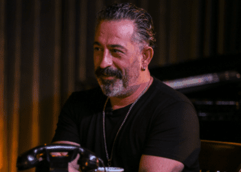 Cem Yılmaz’dan “sahneyi terk etti” iddialarına yanıt