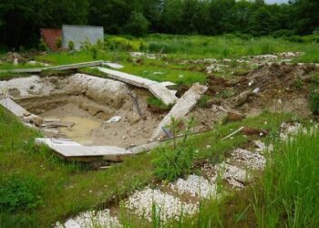 5 evi havuzlarıyla beraber çaldılar!