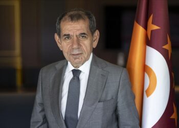 Galatasaray’da başkan yeniden Özbek