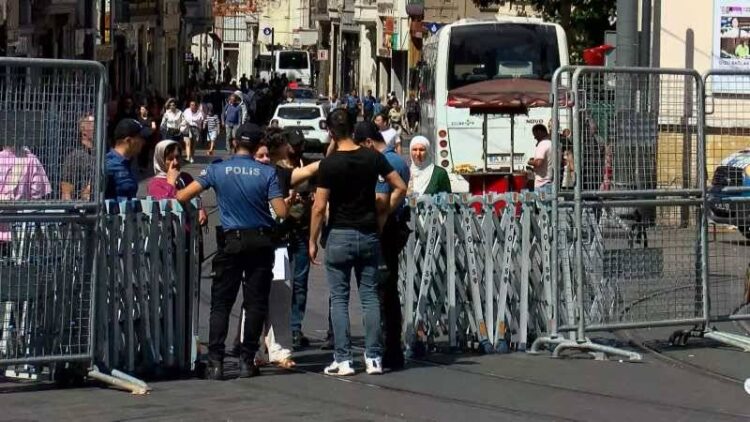 Trans Onur Yürüyüşü’ne engel: Taksim’e yaya girişleri kapatıldı