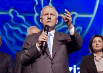 Fenerbahçe’de kongre günü: Aziz Yıldırım salondan ayrıldı