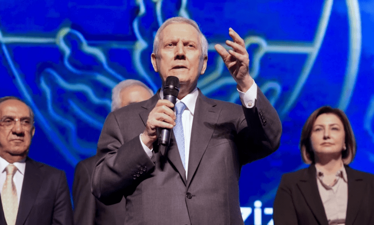 Fenerbahçe’de kongre günü: Aziz Yıldırım salondan ayrıldı