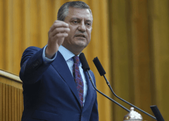 Özgür Özel: Bize oy verdiler diye AKP’de soruşturma açıldı