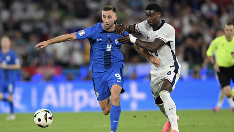 Slovenya’nın gördüğü sarı kart, Danimarka’yı grupta öne geçirdi