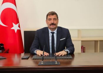 Darp iddiasıyla gözaltına alınan Kula Belediye Başkanı Dönmez tutuklandı