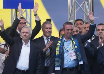 Seçimi kazanan Ali Koç yeniden Fenerbahçe başkanı