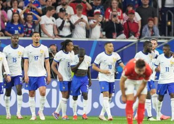Fransa, 3 puanı tek golle aldı