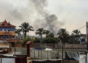 İsrail ordusu Refah’ta Filistinlilerin çadırlarını bombaladı: 11 kişi öldü