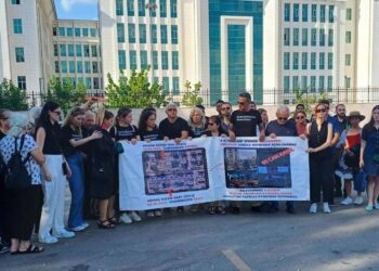 “Silahla tehdit edildim, şikayet etmeye gittim, belediyedekiler ‘Bu adamla uğraşma’ dediler”