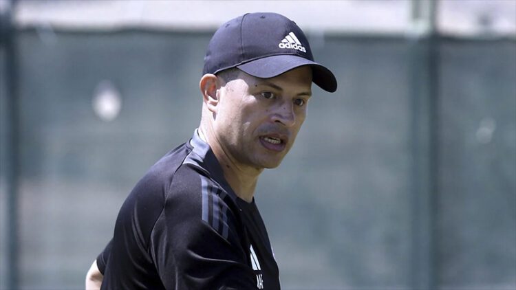 Antalyaspor 19. dakikada 3-0 geriye düşmüştü; hazırlık maçı 27. dakikada “sakatlık riski” gerekçesiyle yarıda kaldı