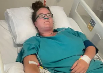 Antalya’ya eşinin küllerini savurmaya gelen İngiliz kadın hastanede mahsur kaldı