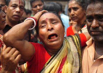 Hindistan’da ayin sırasında izdiham: En az 107 ölü