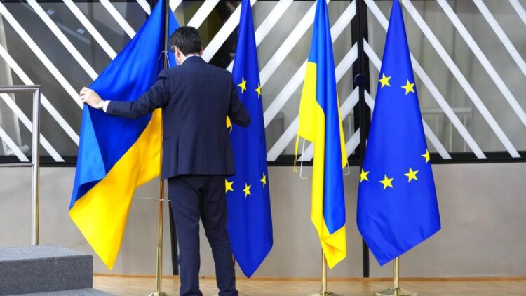 AB, Rus varlıklarının faizini Kiev’e aktarmaya başladı