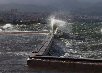 Güney Ege kıyılarında fırtına uyarısı