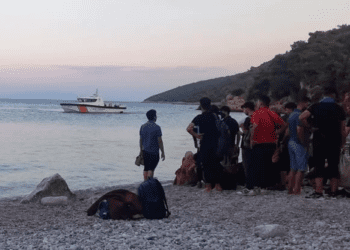 İzmir’de 74 düzensiz göçmen yakalandı