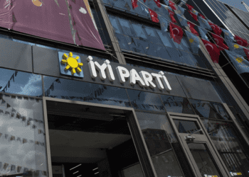 İYİ Parti’den iki vekil istifa etti