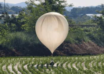 Güney Kore Cumhurbaşkanlığı Ofisi’ne düştü