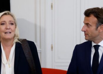 Fransız aşırı sağcı lider Le Pen, Cumhurbaşkanı Macron’u “idari darbe” yapmakla suçladı