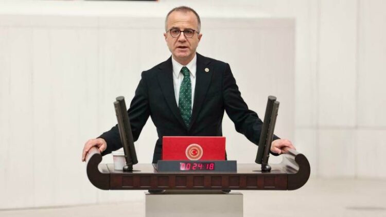 Meclis’teki saldırıda kaşı yarılan CHP’li Konuralp: AK Partililer suçluların telaşı içinde