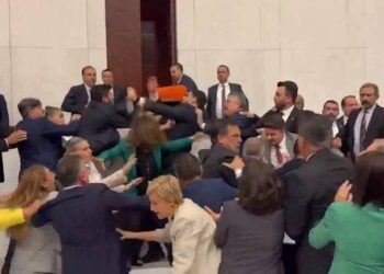 Yumrukların arasında kalan Gülistan Kılıç Koçyiğit yaralandı; DEM Parti’den açıklama geldi