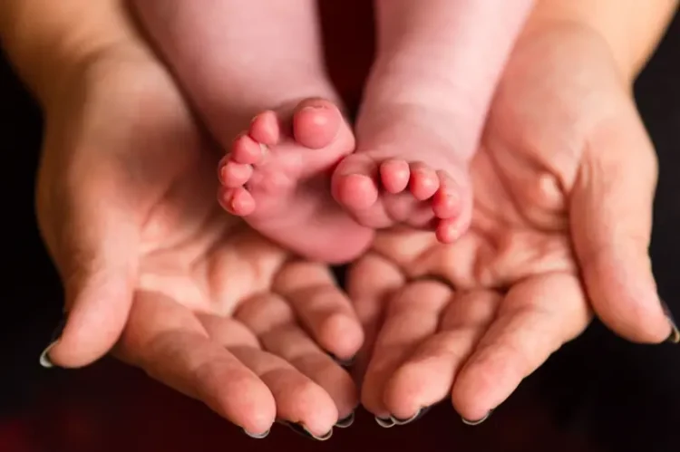 Kars’taki mahkeme kararı ile gündeme gelen topuk kanı uygulaması nedir, neden önemli?