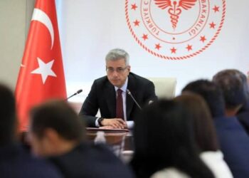 Sağlık bakanı: M çiçeği ve Covid’i takipteyiz