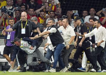 Göztepe – Fenerbahçe maçı: İki polis görevden alındı