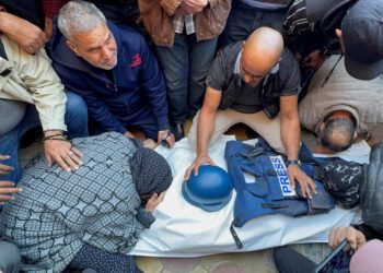 Gazetecilerden AB’ye “İsrail’e karşı harekete geç” çağrısı