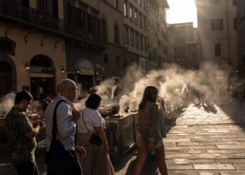 İran’da aşırı sıcaklar nedeniyle bir gün tatil