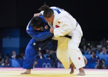 Son olimpiyat şampiyonunu yenen Kayra Özdemir yarı finalde