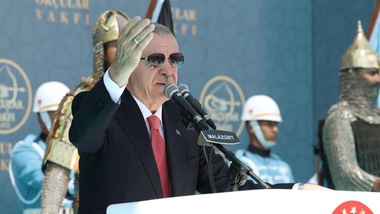 Memurları yine Erdoğan’ın programına götürdüler