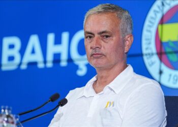 Fenerbahçe teknik direktörü Mourinho: Bugün 1 takım kazanmayı hak etti, diğer takımsa turu kazandı