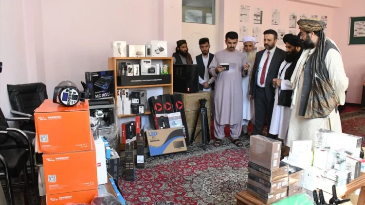 TİKA’dan, Talibancı medya merkezine ekipman desteği