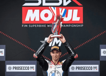 Toprak Razgatlıoğlu üst üste 15 zaferle zirvede