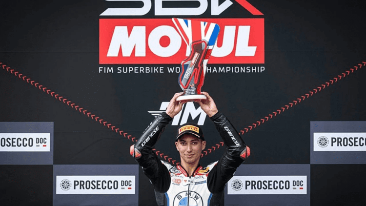 Toprak Razgatlıoğlu üst üste 15 zaferle zirvede