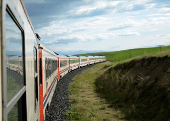 Ana hat trenlerin yemekli vagonları kiralanacak