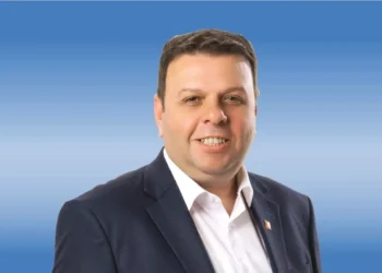 CHP’li Milletvekili Ediz Ün’e ait araçta yüzlerce kaçak elektronik sigara aparatı ele geçirildi