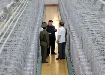 Kuzey Kore ilk kez uranyum zenginleştirme tesisi görüntüsü paylaştı