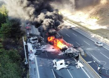 Nijerya’da yakıt tankeri kamyonla çarpıştı: 48 ölü